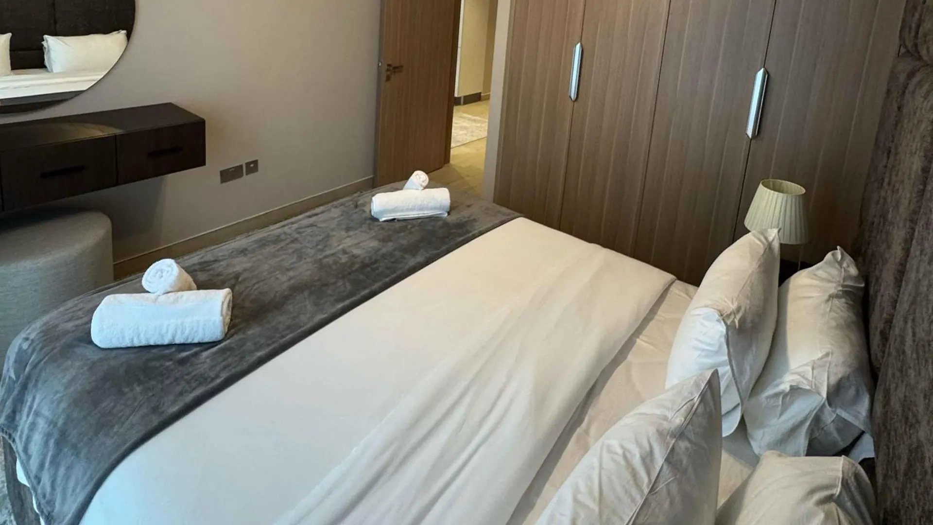 Apartment Perfect 1-Bedroom For Your Next Staycation, Sleeps 4 Dubai