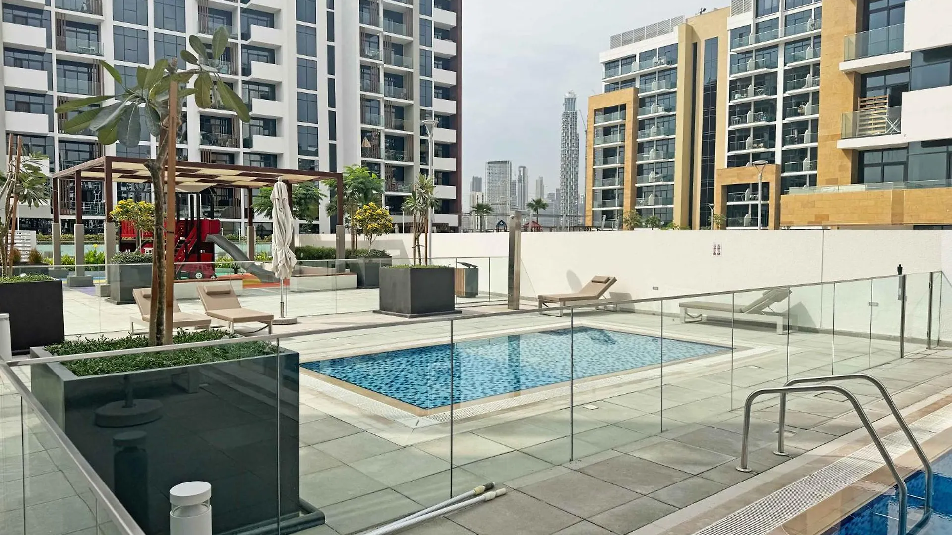Apartment Perfect 1-Bedroom For Your Next Staycation, Sleeps 4 Dubai