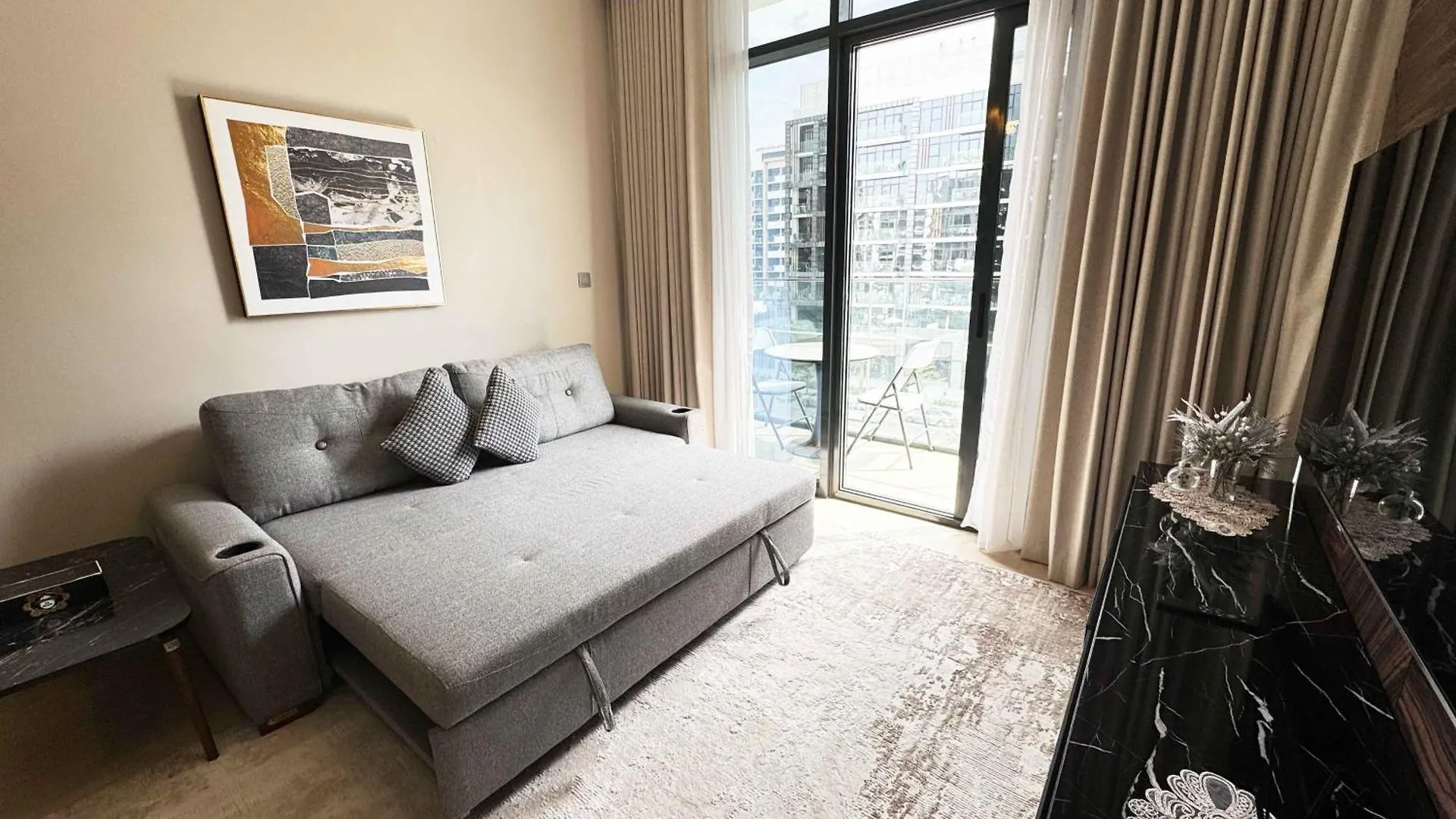 Perfect 1-Bedroom For Your Next Staycation, Sleeps 4 دبي 0*,